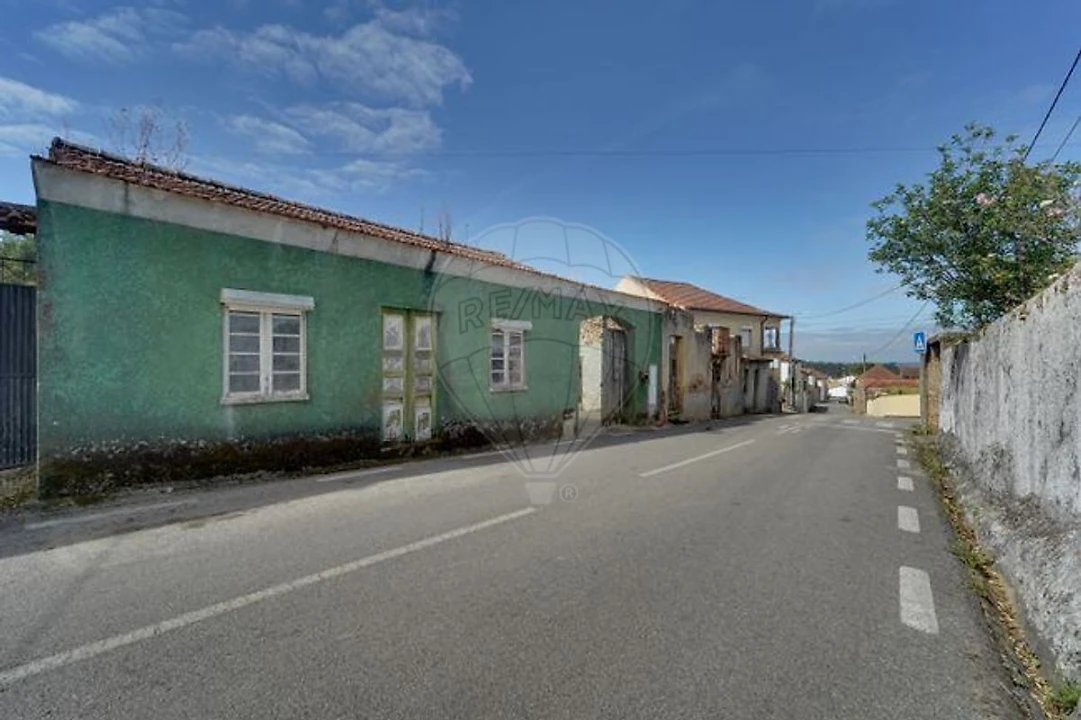 Moradia T3 para Venda em Avelãs de Cima Foto 19