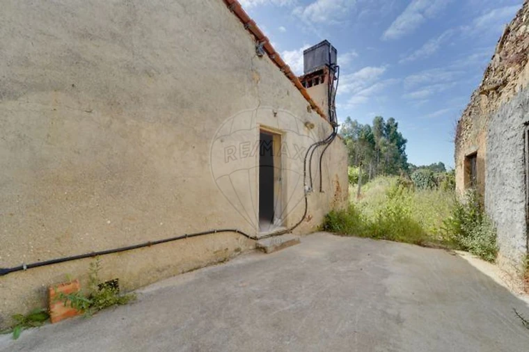 Moradia T3 para Venda em Avelãs de Cima Foto 17