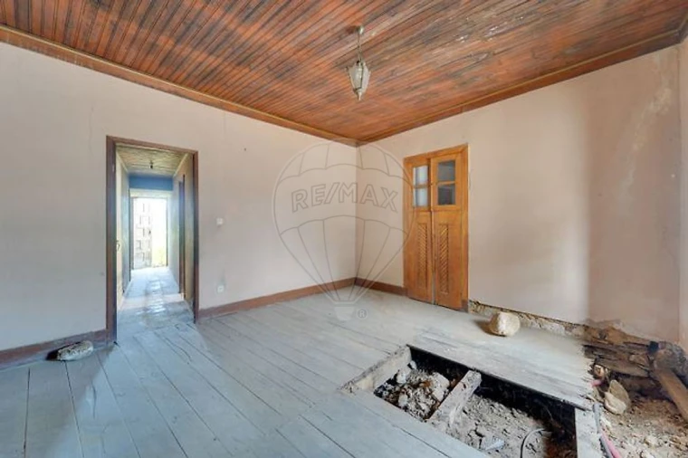 Moradia T3 para Venda em Avelãs de Cima Foto 6