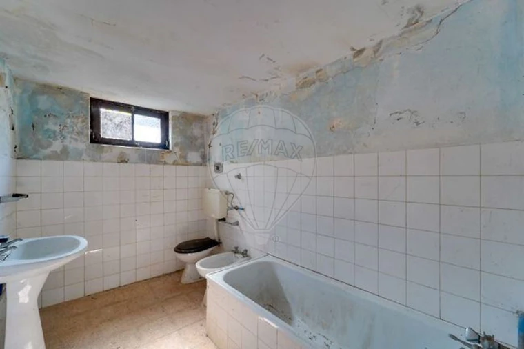 Moradia T3 para Venda em Avelãs de Cima Foto 8