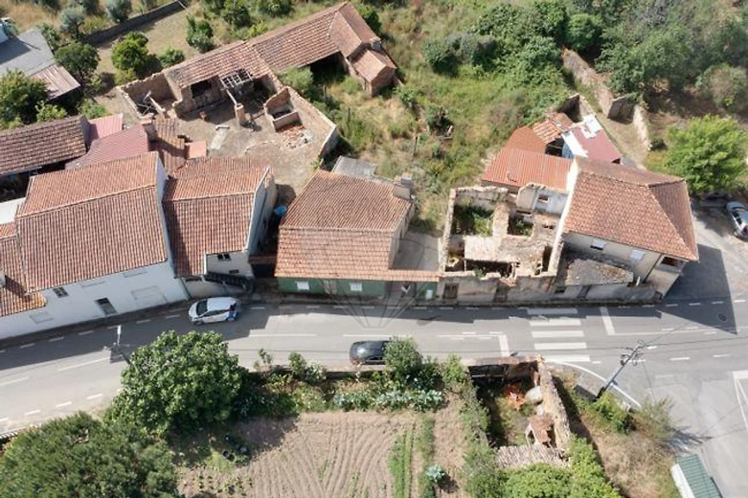 Moradia T3 para Venda em Avelãs de Cima Foto 10