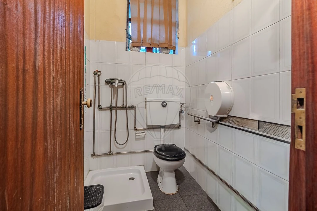 Armazém para Venda em Paço de Sousa Foto 10