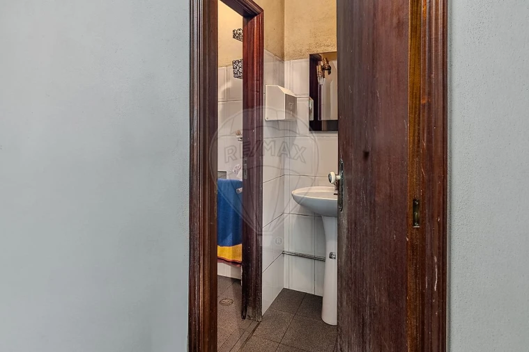 Armazém para Venda em Paço de Sousa Foto 8