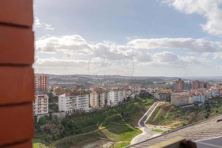 Apartamento T7 para Venda em Santo Antonio dos Olivais Foto 21