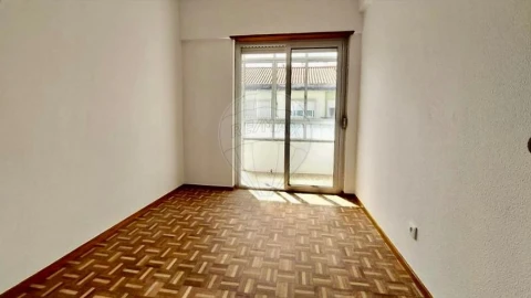 Apartamento T3 para Venda em Algueirão-Mem Martins