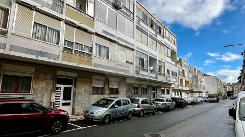 Apartamento T3 para Venda em Algueirão-Mem Martins