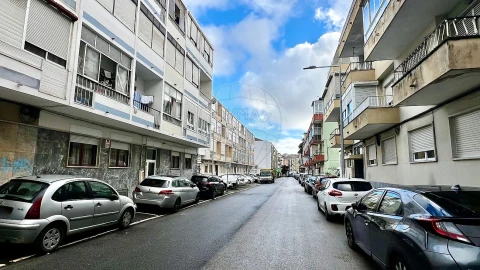 Apartamento T3 para Venda em Algueirão-Mem Martins