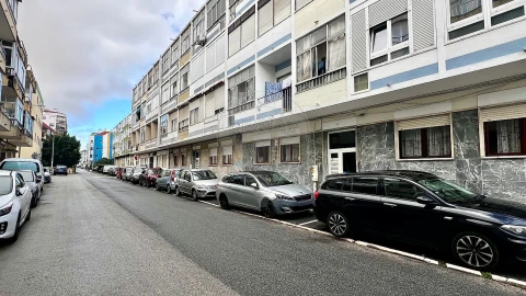 Apartamento T3 para Venda em Algueirão-Mem Martins
