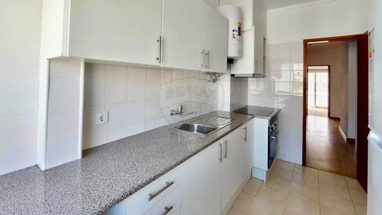 Apartamento T3 para Venda em Algueirão-Mem Martins Foto 1