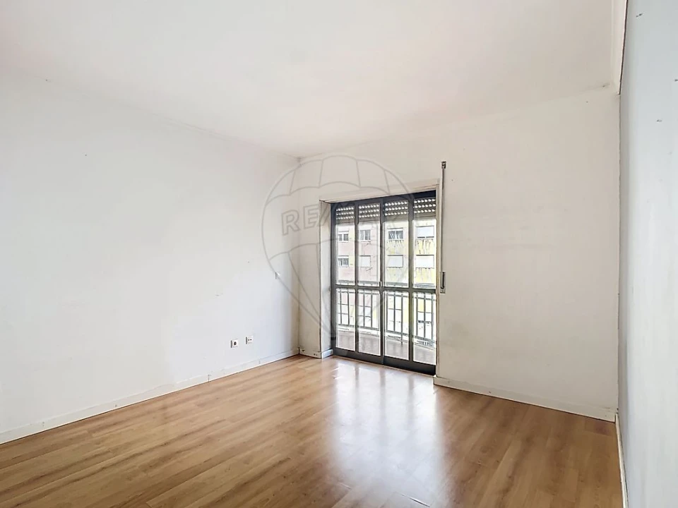 Apartamento T2 para Venda em Algueirão-Mem Martins Foto 7