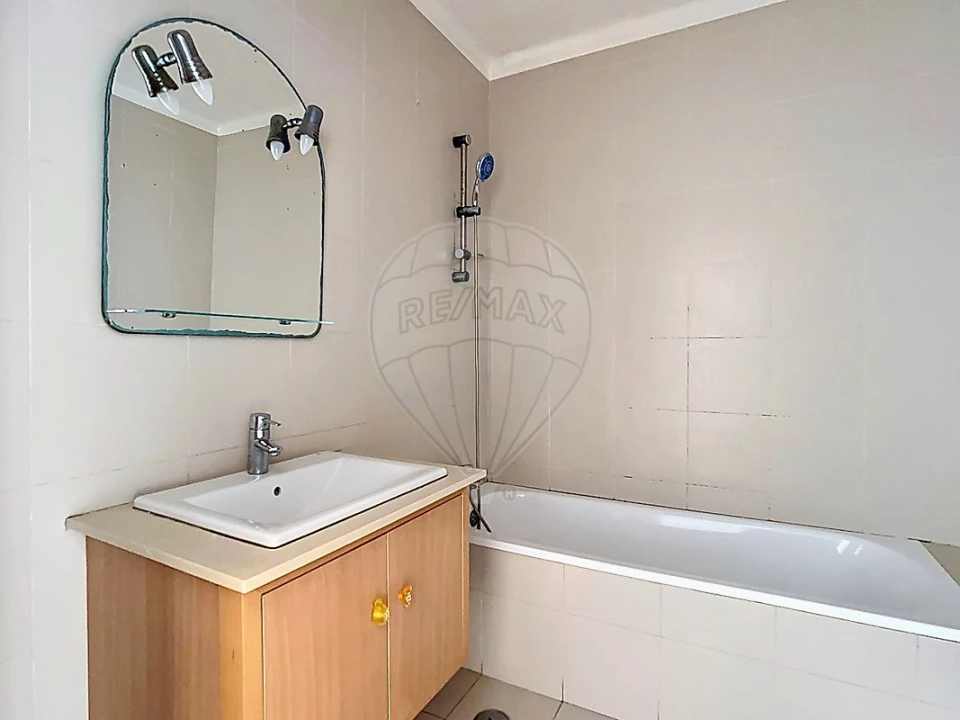 Apartamento T2 para Venda em Algueirão-Mem Martins Foto 12