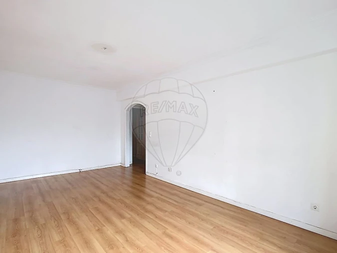 Apartamento T2 para Venda em Algueirão-Mem Martins Foto 13