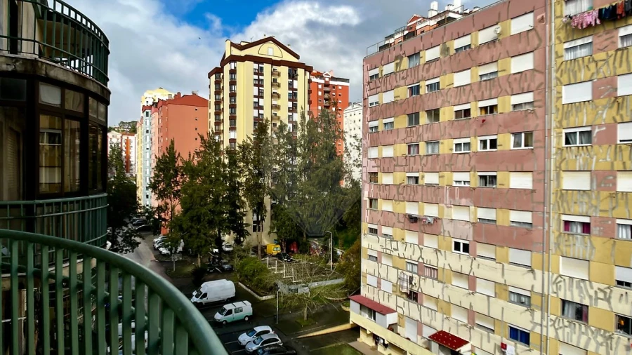 Apartamento T2 para Venda em Algueirão-Mem Martins Foto 3