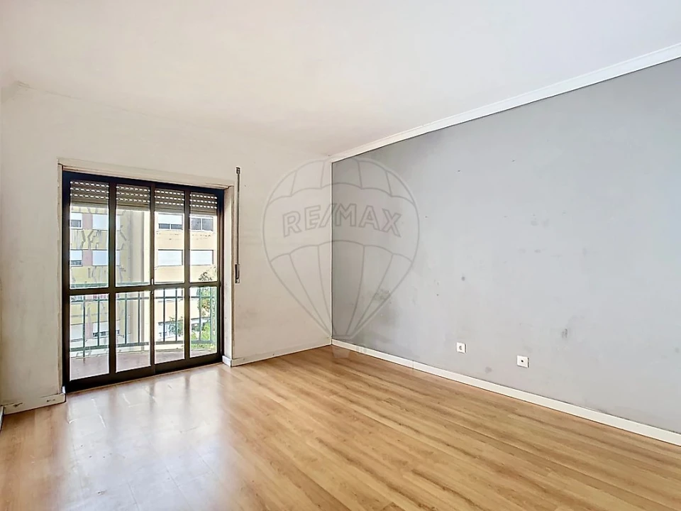 Apartamento T2 para Venda em Algueirão-Mem Martins Foto 18