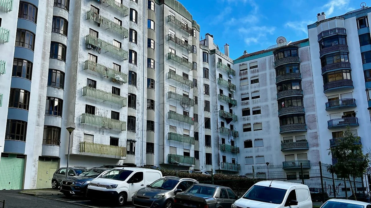 Apartamento T2 para Venda em Algueirão-Mem Martins Foto 4
