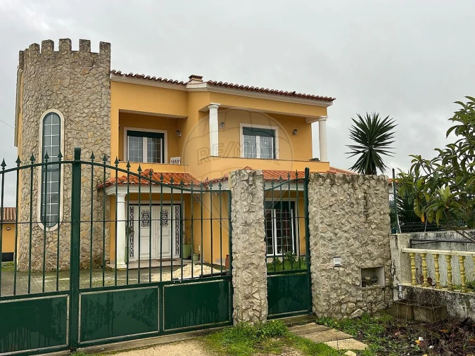 Moradia T4 para Venda em Gaeiras