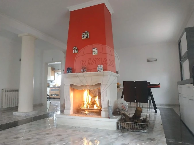 Moradia T4 para Venda em Gaeiras Foto 9