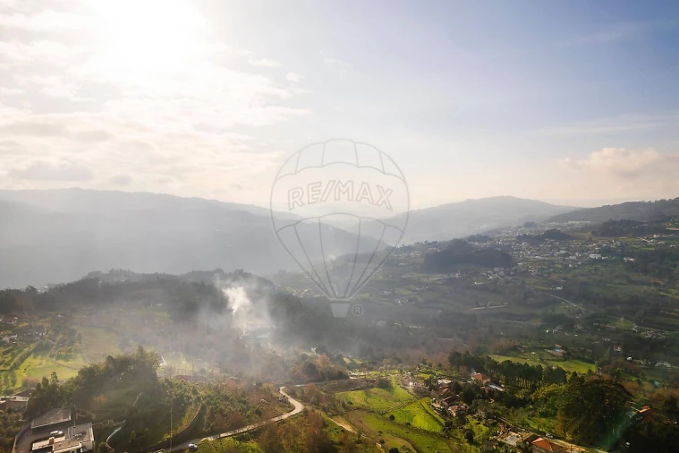 Terreno para Venda em Penhalonga e Paços de Gaiolo Foto 5