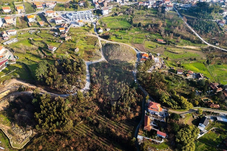 Terreno para Venda em Penhalonga e Paços de Gaiolo Foto 4
