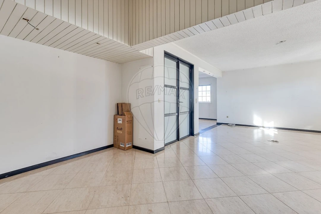 Moradia T10 para Venda em Arcozelo Foto 32