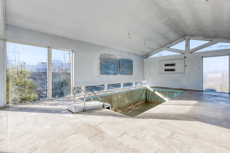 Moradia T10 para Venda em Arcozelo Foto 28