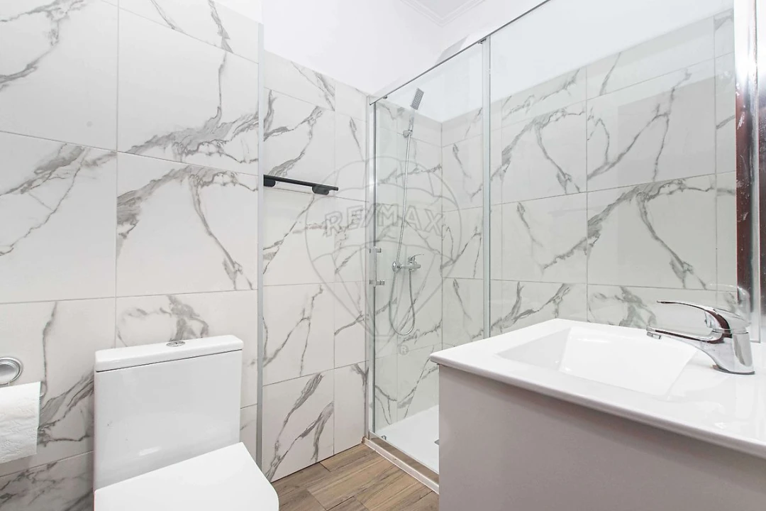 Apartamento T2 para Arrendamento em Seixal, Arrentela e Aldeia de Paio Pires Foto 8