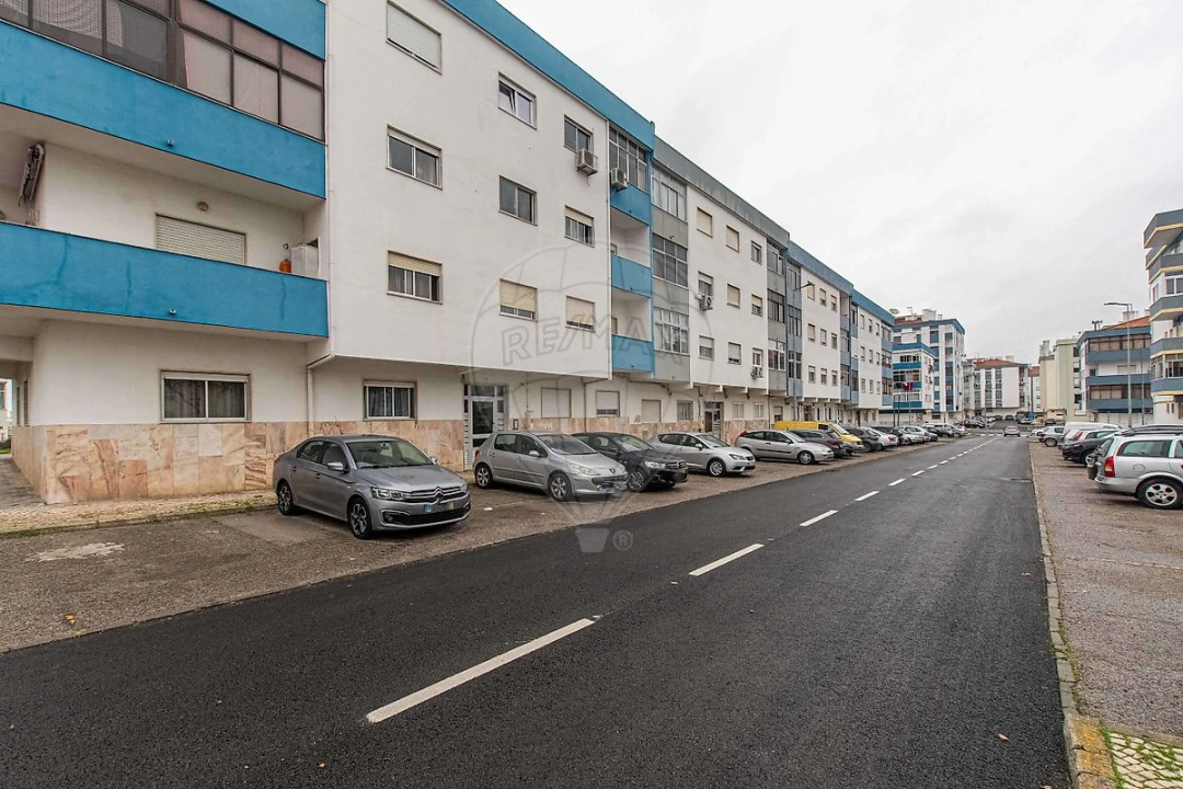 Apartamento T2 para Arrendamento em Seixal, Arrentela e Aldeia de Paio Pires Foto 2