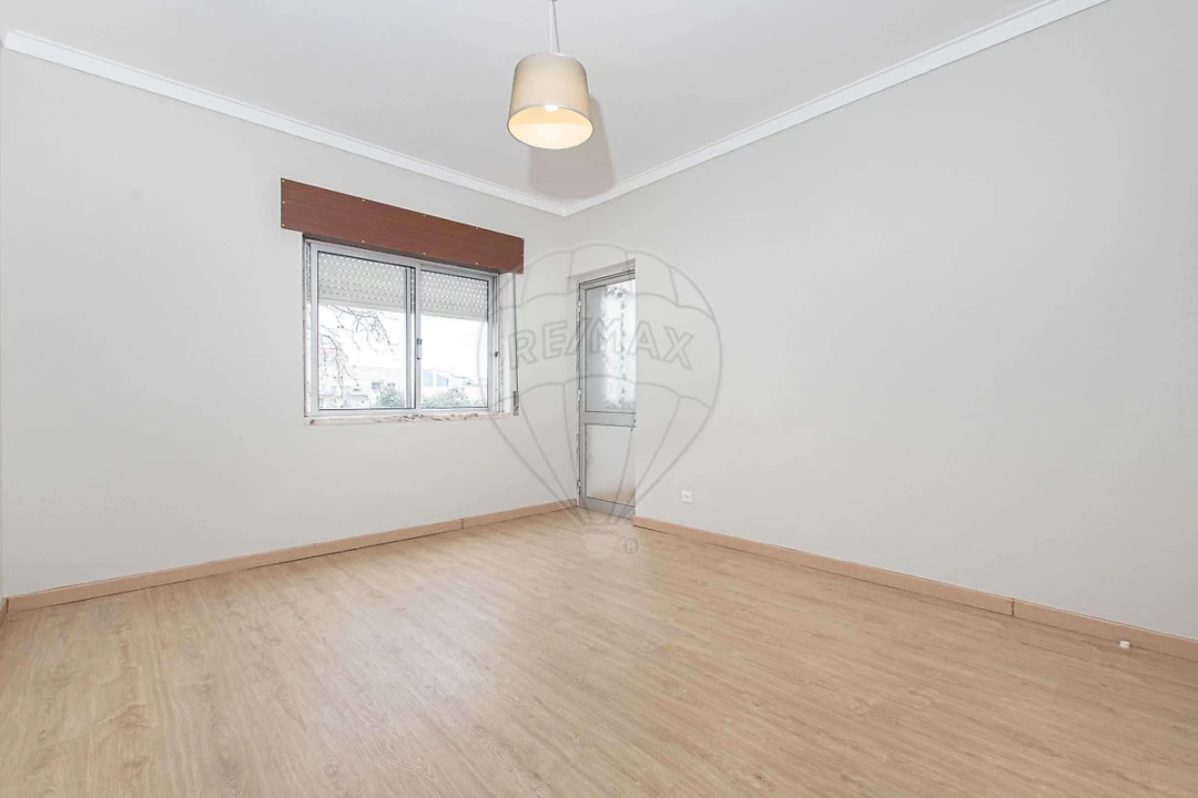 Apartamento T2 para Arrendamento em Seixal, Arrentela e Aldeia de Paio Pires Foto 11