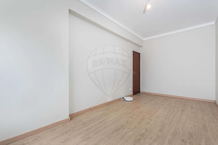 Apartamento T2 para Arrendamento em Seixal, Arrentela e Aldeia de Paio Pires Foto 6