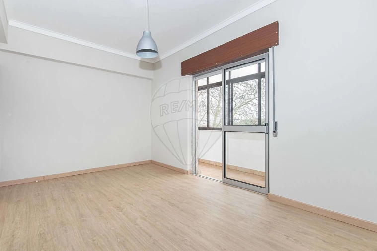 Apartamento T2 para Arrendamento em Seixal, Arrentela e Aldeia de Paio Pires Foto 14