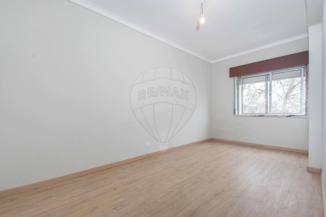 Apartamento T2 para Arrendamento em Seixal, Arrentela e Aldeia de Paio Pires Foto 1