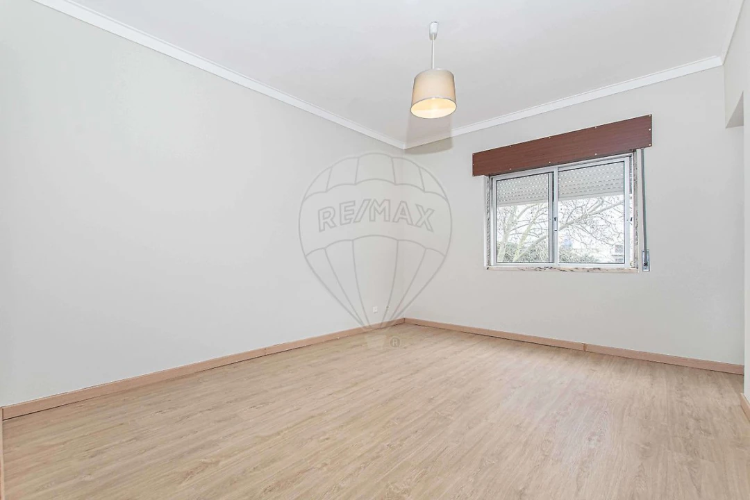 Apartamento T2 para Arrendamento em Seixal, Arrentela e Aldeia de Paio Pires Foto 9