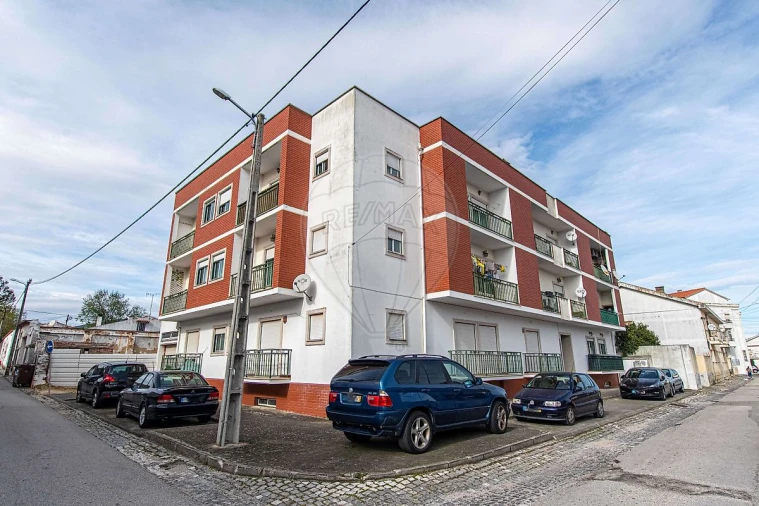 Apartamento T3 para Venda em Alcanena e Vila Moreira