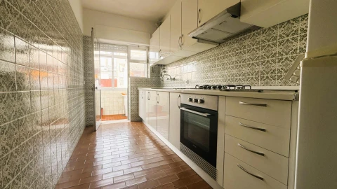 Apartamento T3 para Venda em Póvoa de Varzim, Beiriz e Argivai