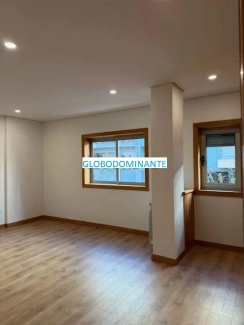 Apartamento T4 para Venda em São Vitor (Braga)
