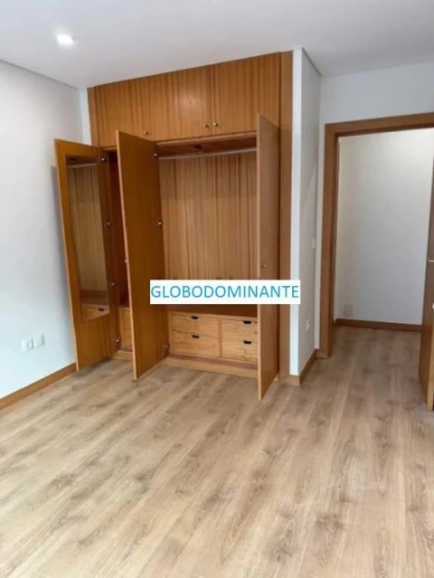 Apartamento T4 para Venda em São Vitor (Braga)