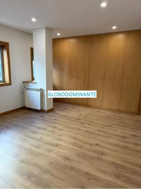 Apartamento T4 para Venda em São Vitor (Braga)