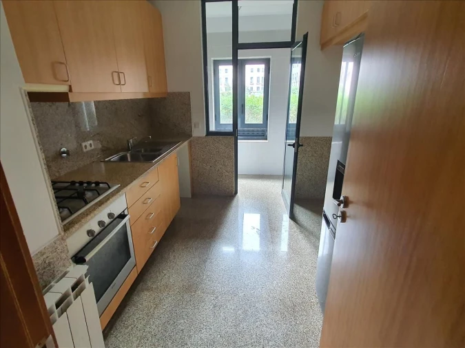 Apartamento T1 para Venda em Oliveira do Douro Foto 4