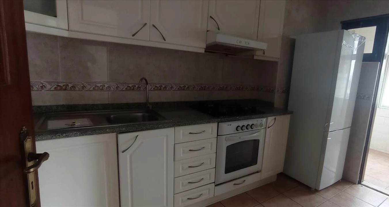 Apartamento T3 para Venda em Rio Tinto Foto 3