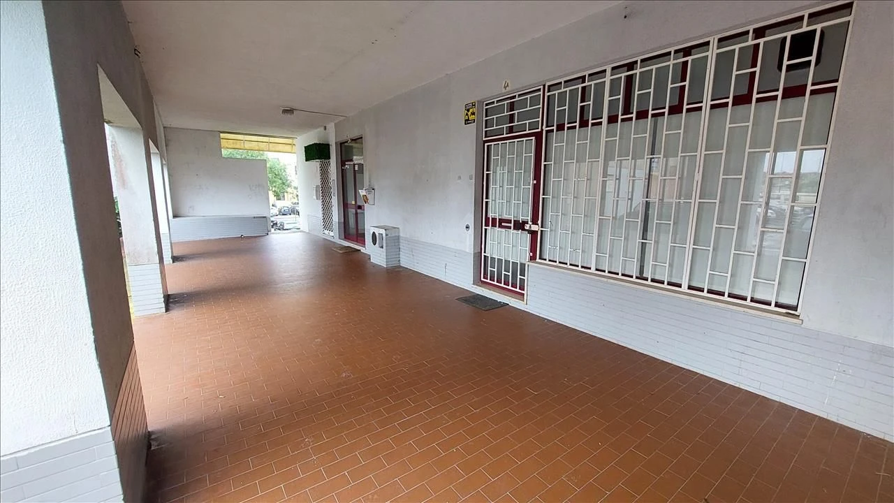 Apartamento T2 para Venda em Agualva e Mira-Sintra Foto 11
