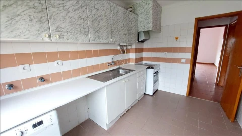 Apartamento T2 para Venda em Agualva e Mira-Sintra