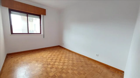 Apartamento T2 para Venda em Agualva e Mira-Sintra