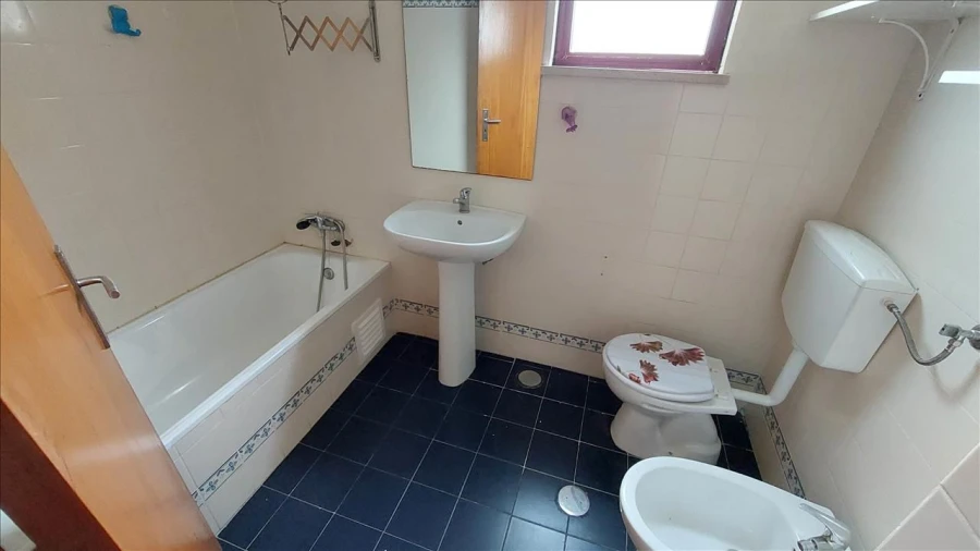 Apartamento T2 para Venda em Agualva e Mira-Sintra Foto 10