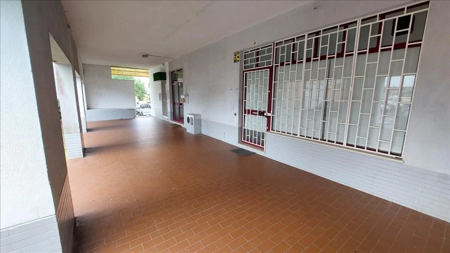 Apartamento T2 para Venda em Agualva e Mira-Sintra Foto 11