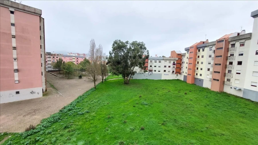 Apartamento T2 para Venda em Agualva e Mira-Sintra Foto 13