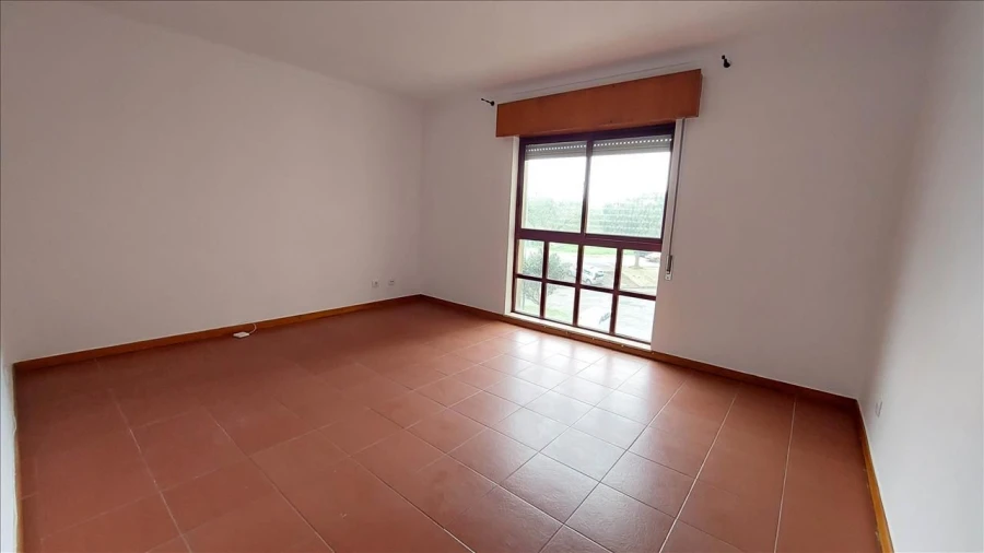 Apartamento T2 para Venda em Agualva e Mira-Sintra Foto 2