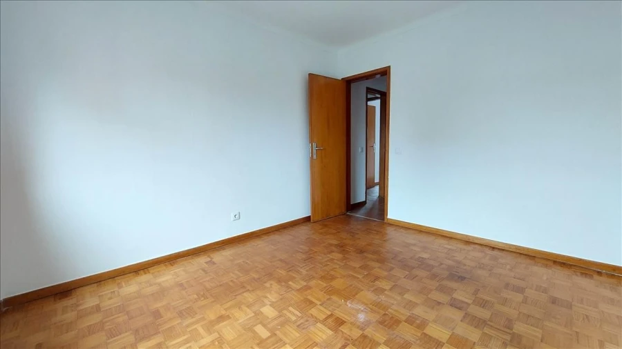 Apartamento T2 para Venda em Agualva e Mira-Sintra Foto 7