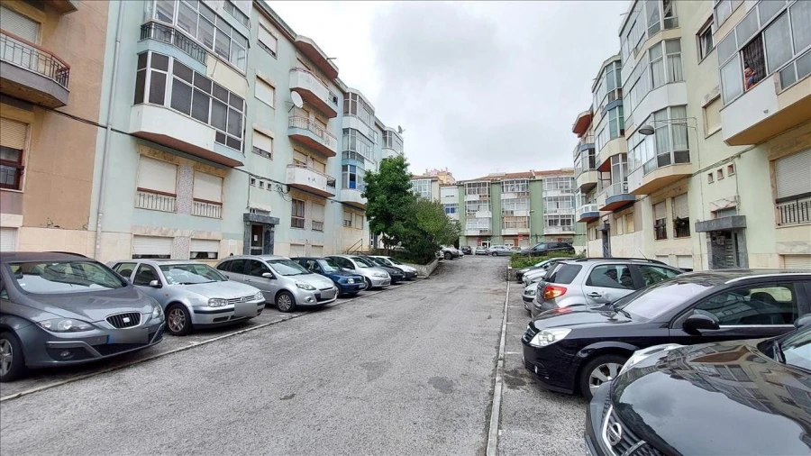 Apartamento T3 para Venda em Agualva e Mira-Sintra Foto 13