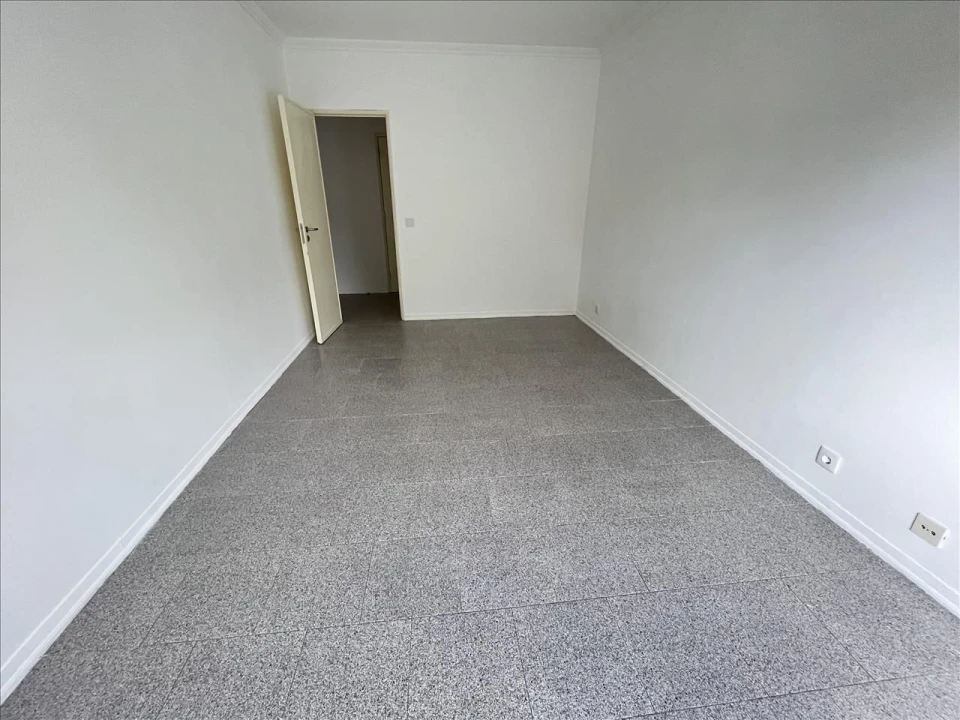Apartamento T2 para Venda em Agualva e Mira-Sintra Foto 7