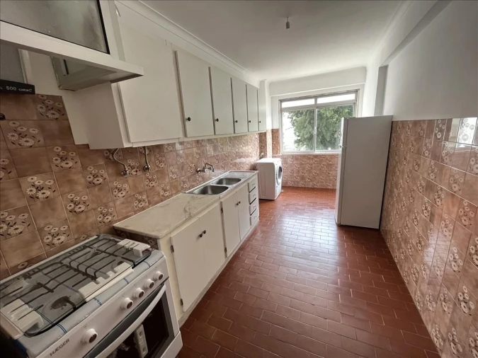 Apartamento T2 para Venda em Agualva e Mira-Sintra Foto 3